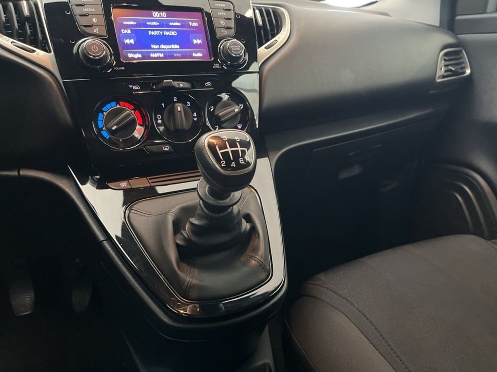 Lancia Ypsilon usata a Torino (11)