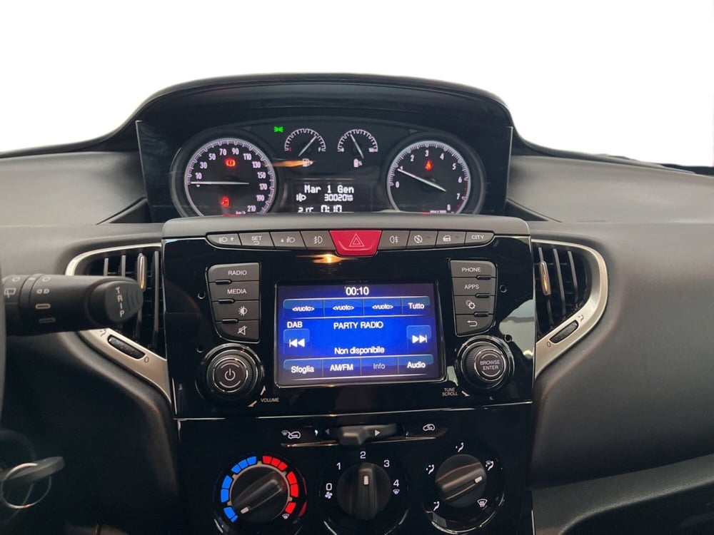Lancia Ypsilon usata a Torino (12)