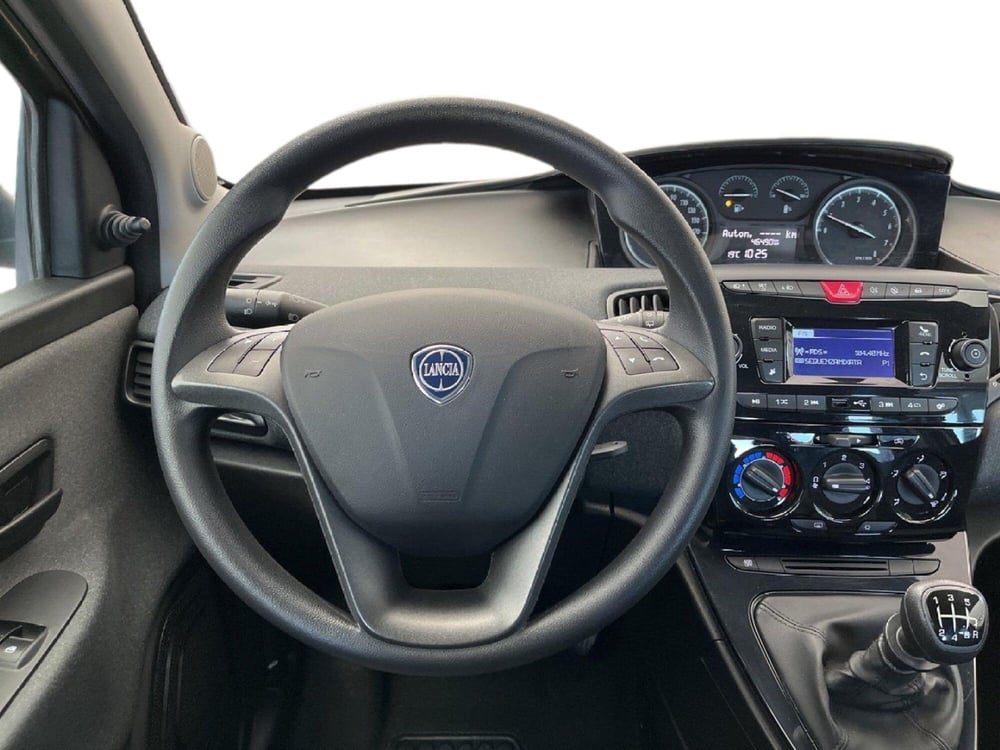 Lancia Ypsilon usata a Torino (12)