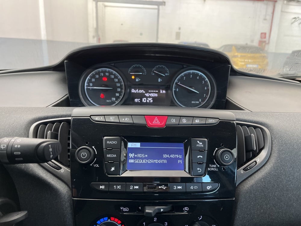 Lancia Ypsilon usata a Torino (13)