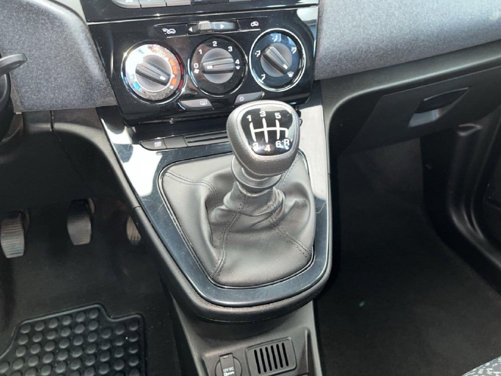 Lancia Ypsilon usata a Torino (14)
