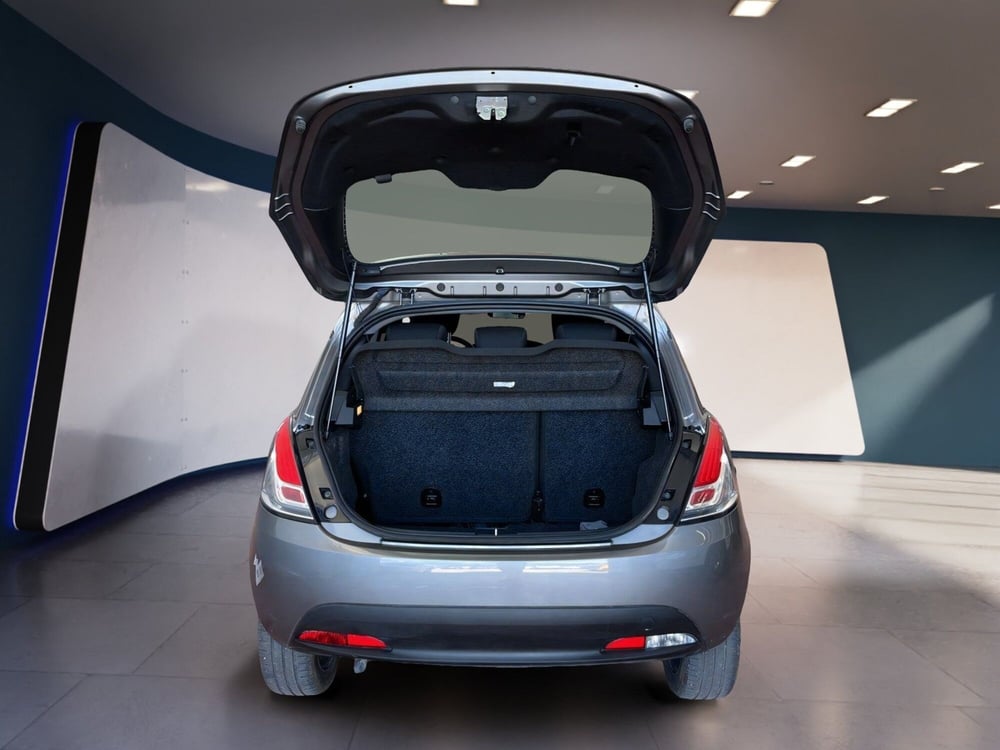 Lancia Ypsilon usata a Torino (7)