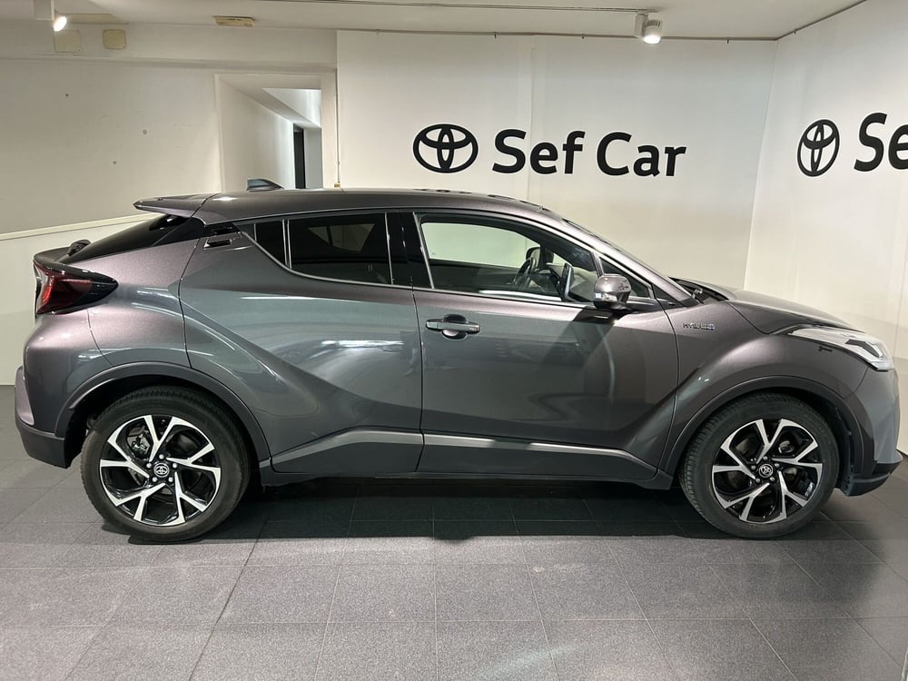 Toyota Toyota C-HR usata a Milano (13)