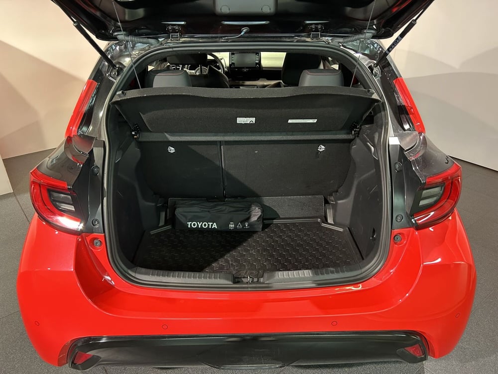 Toyota Yaris usata a Milano (10)