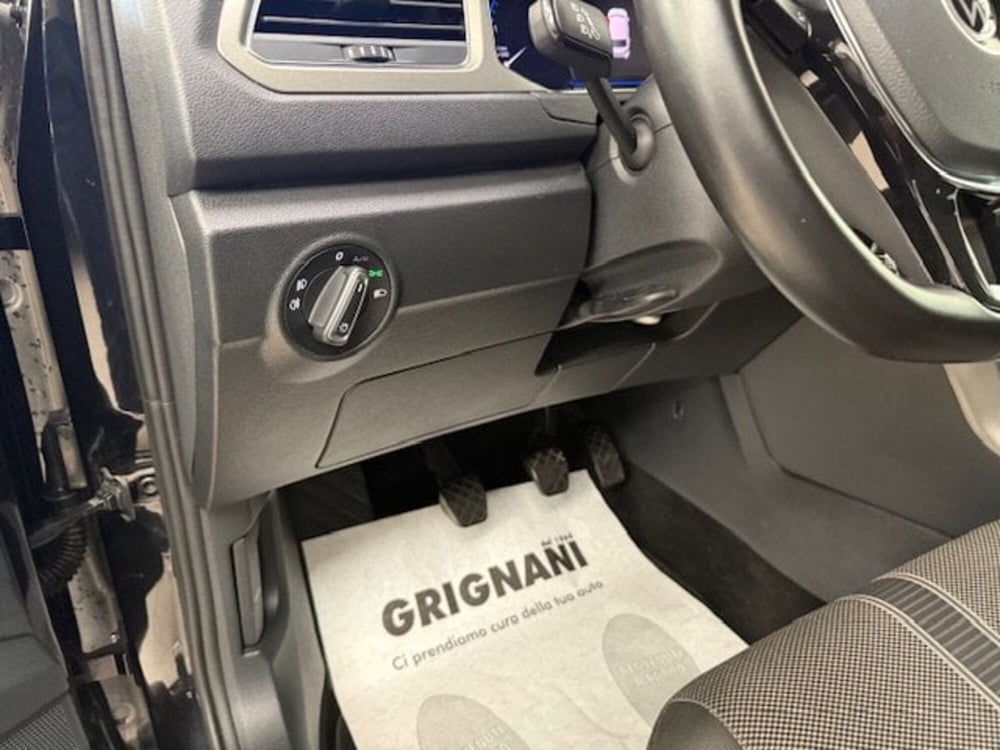 Volkswagen T-Roc usata a Pavia (15)