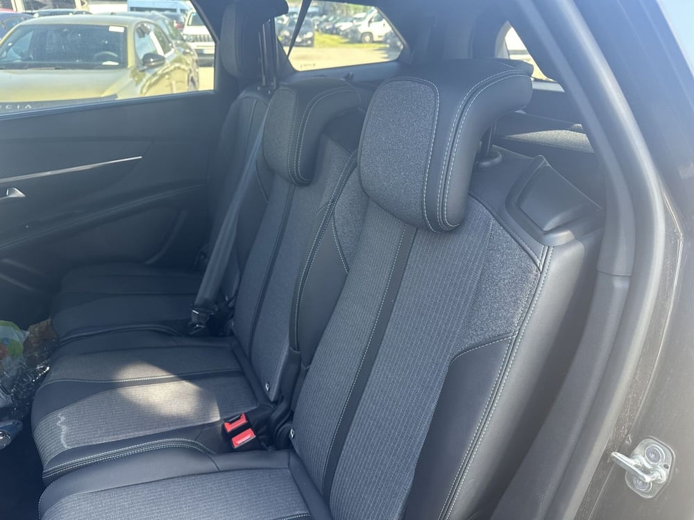 Peugeot 5008 usata a Milano (17)