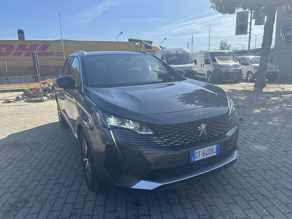 Peugeot 5008 usata a Milano (4)