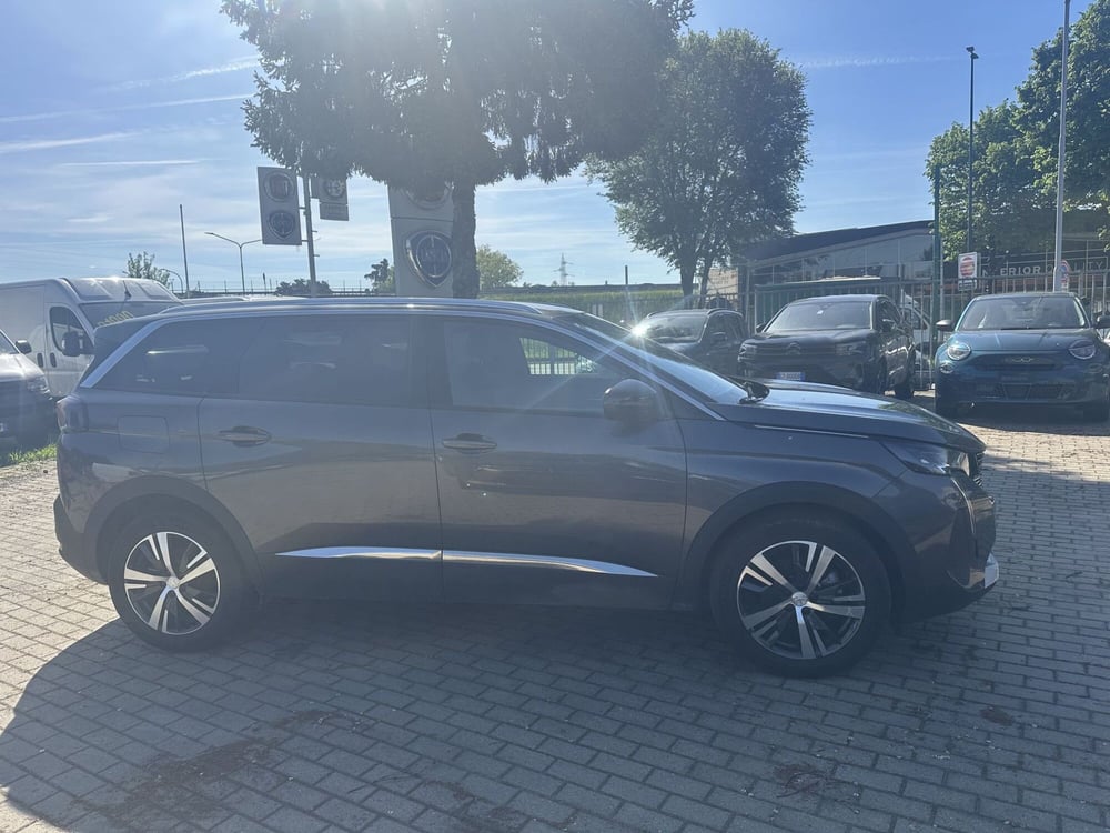Peugeot 5008 usata a Milano (6)