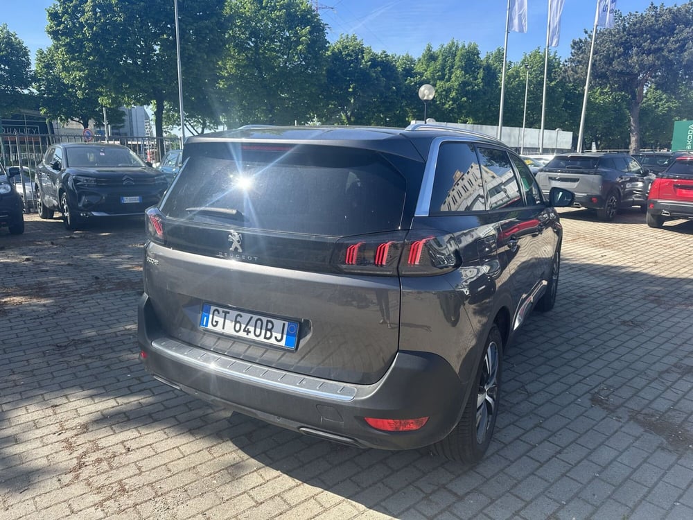 Peugeot 5008 usata a Milano (8)