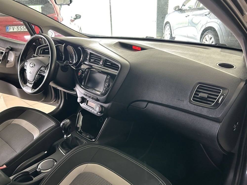Kia cee'd Sport Wagon usata a Ferrara (12)