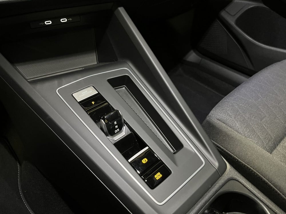 Volkswagen Golf nuova a Padova (12)
