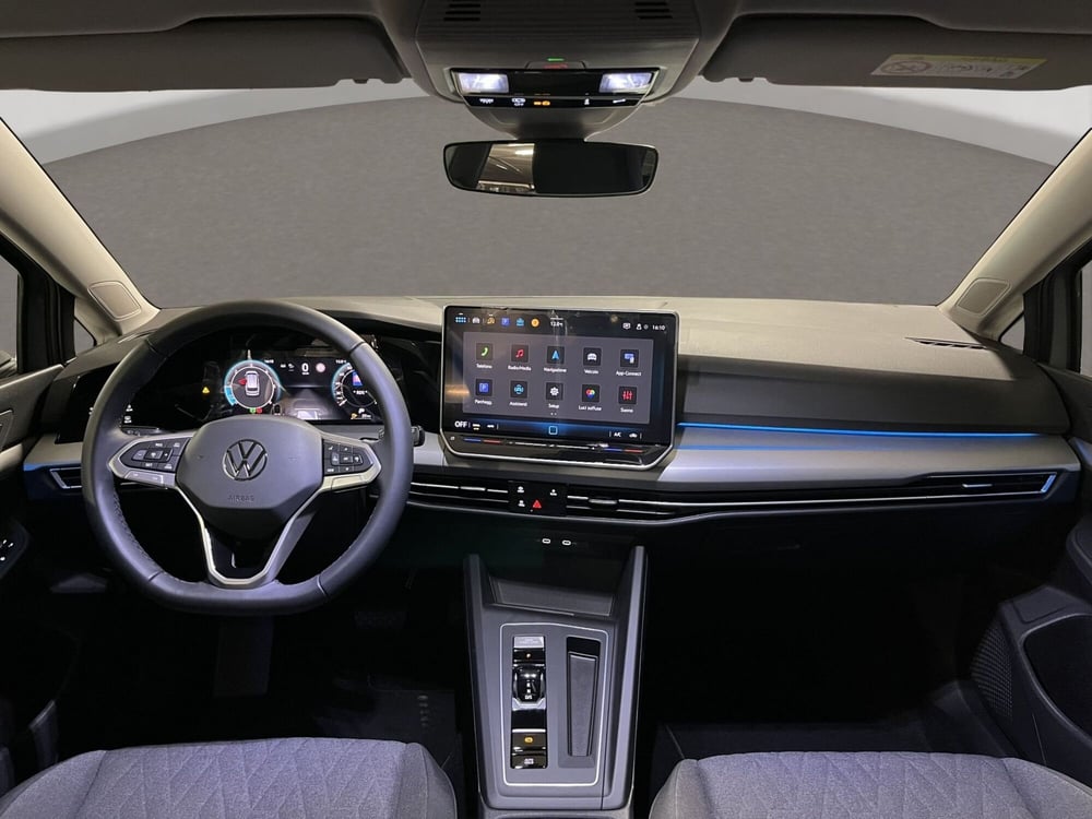 Volkswagen Golf nuova a Padova (9)