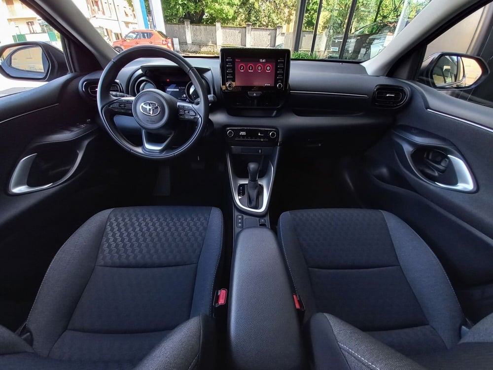 Toyota Yaris usata a Milano (8)