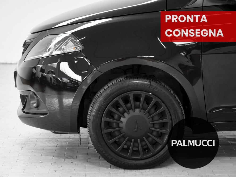 Lancia Ypsilon usata a Prato (6)
