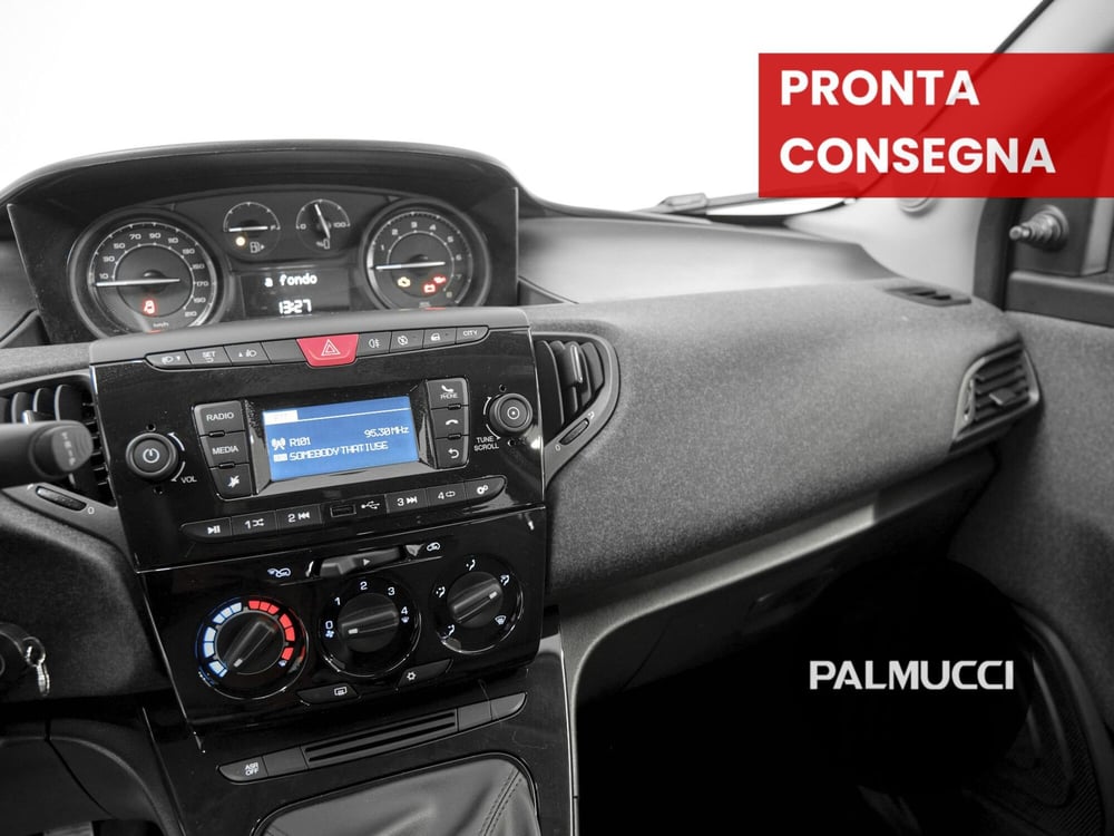 Lancia Ypsilon usata a Prato (7)
