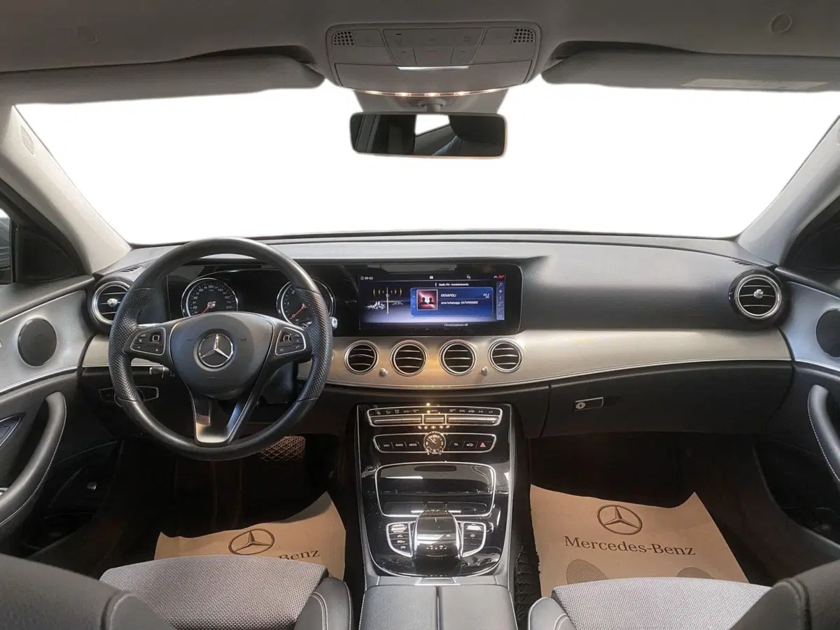 Mercedes-Benz Classe E usata a Napoli (10)