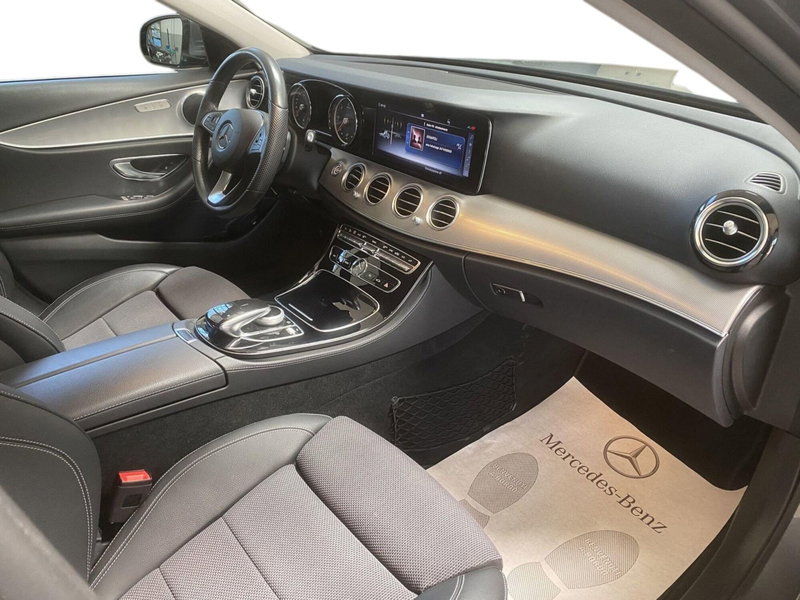 Mercedes-Benz Classe E usata a Napoli (12)