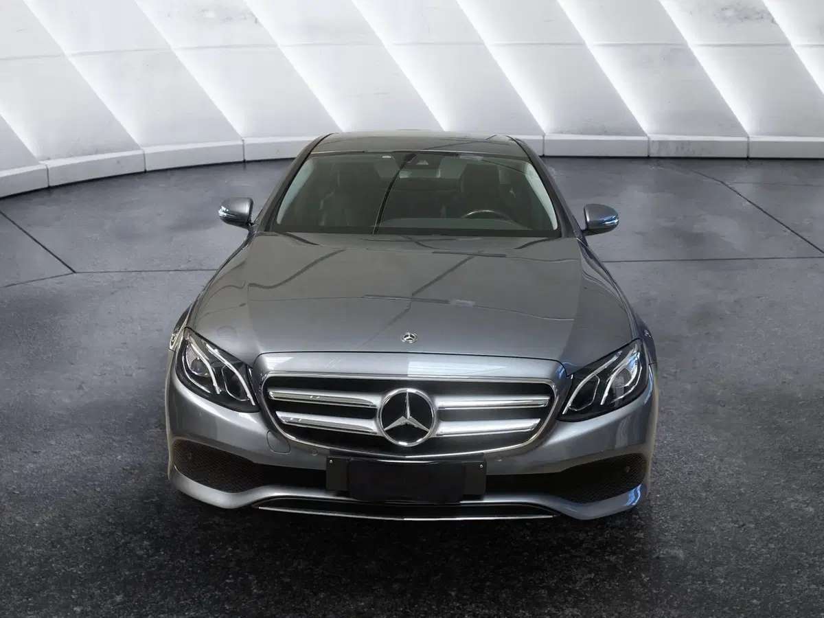 Mercedes-Benz Classe E usata a Napoli (2)