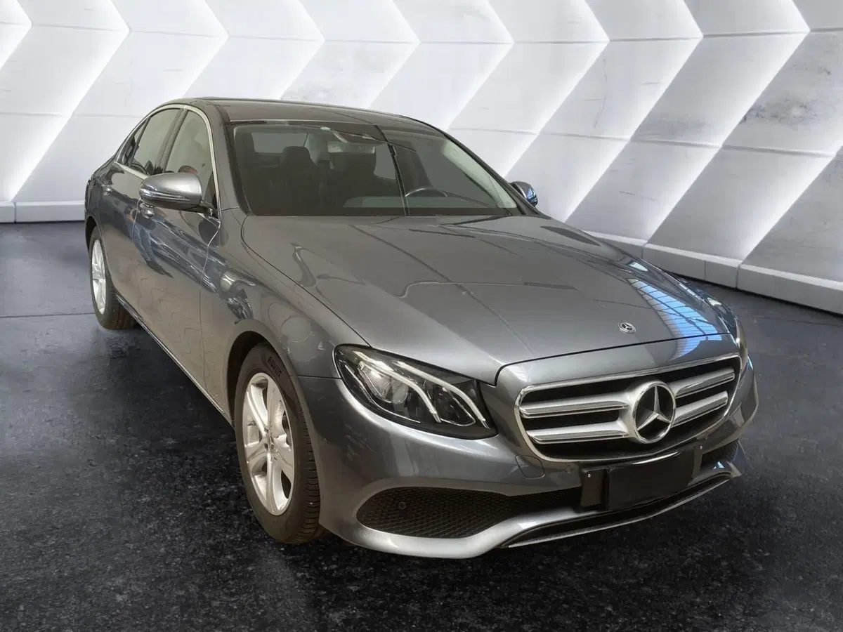 Mercedes-Benz Classe E usata a Napoli (3)