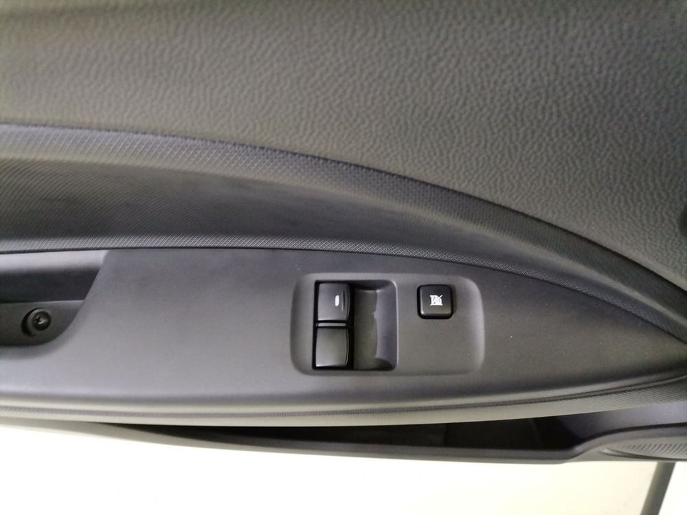 Mitsubishi Space Star nuova a Salerno (12)
