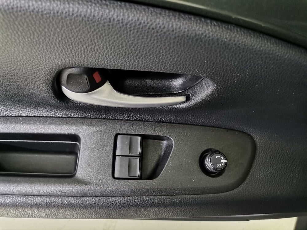 Toyota Aygo X usata a Salerno (16)