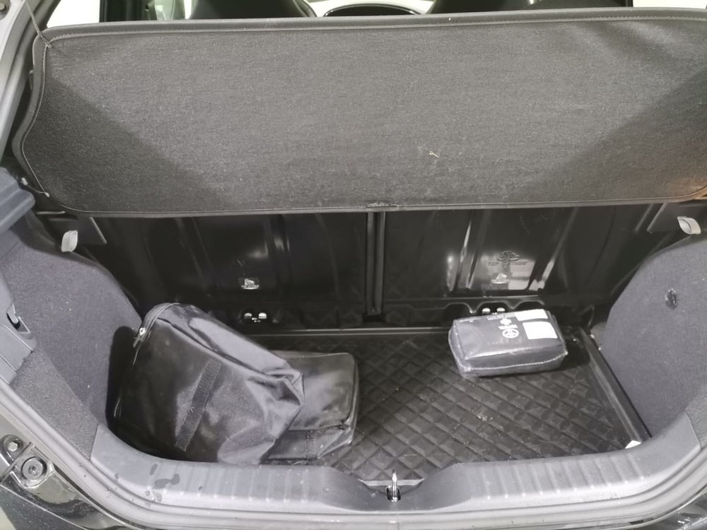 Toyota Aygo X usata a Salerno (17)