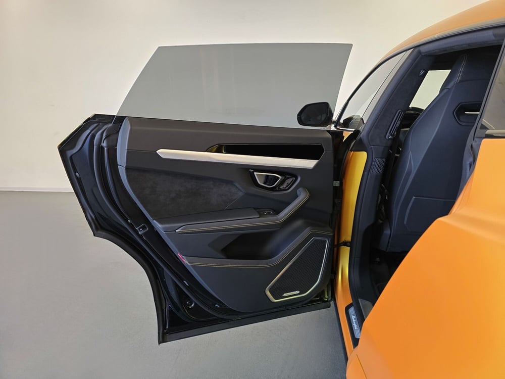 Lamborghini Urus usata a Bologna (20)