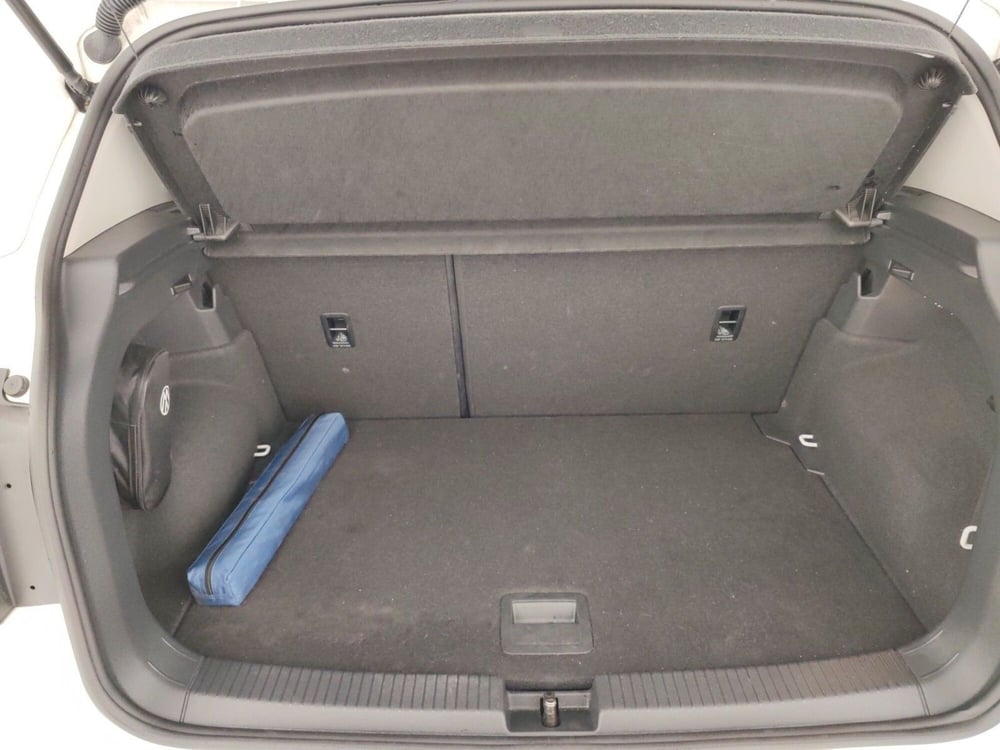 Volkswagen T-Cross usata a Massa-Carrara (16)