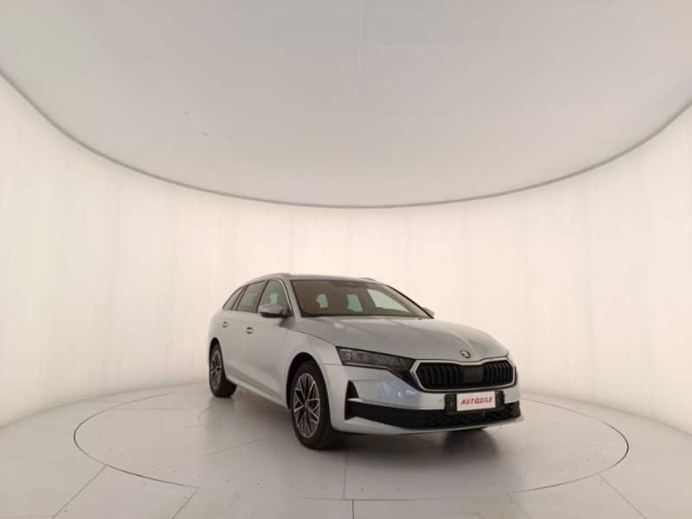 Skoda Octavia Station Wagon nuova a Treviso (3)