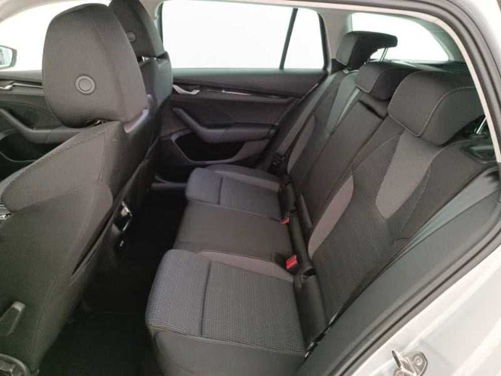 Skoda Octavia Station Wagon nuova a Treviso (12)
