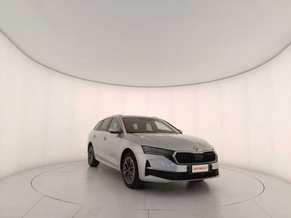 Skoda Octavia Station Wagon nuova a Treviso (3)