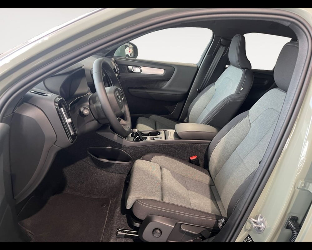 Volvo XC40 nuova a Ravenna (12)