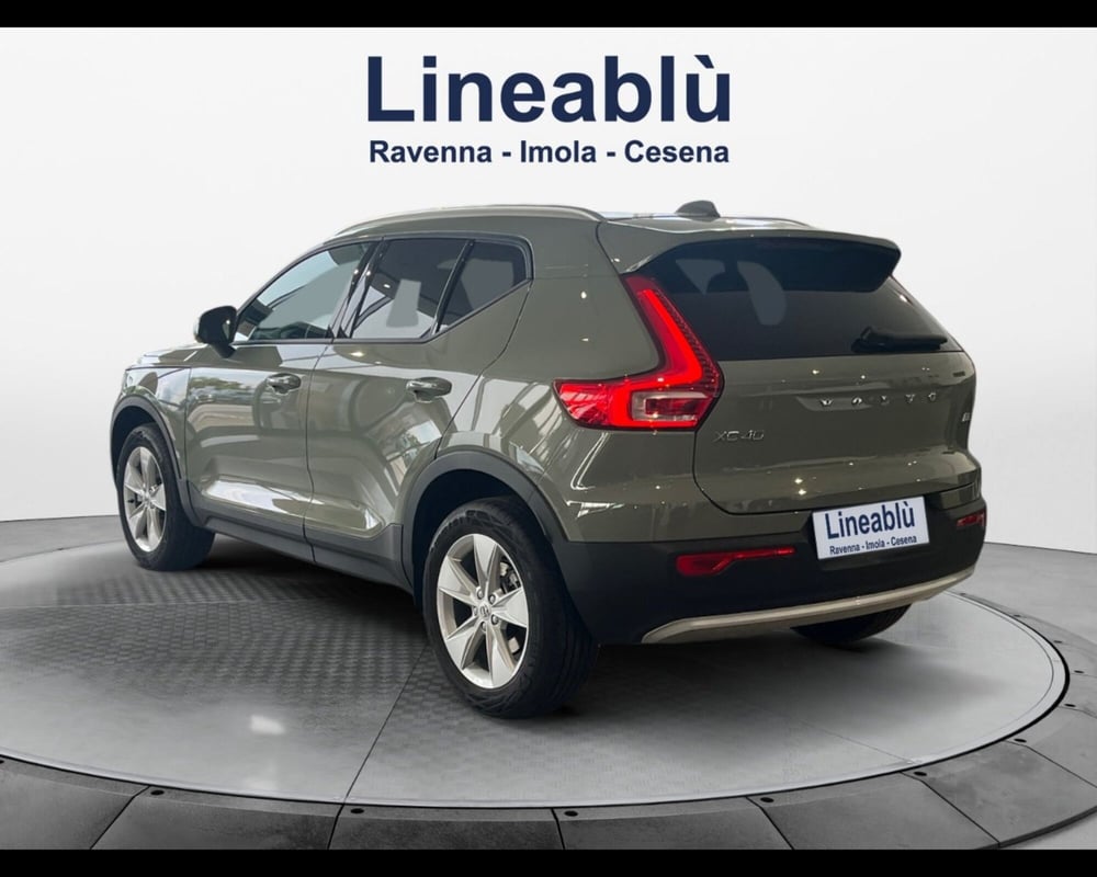 Volvo XC40 nuova a Ravenna (2)