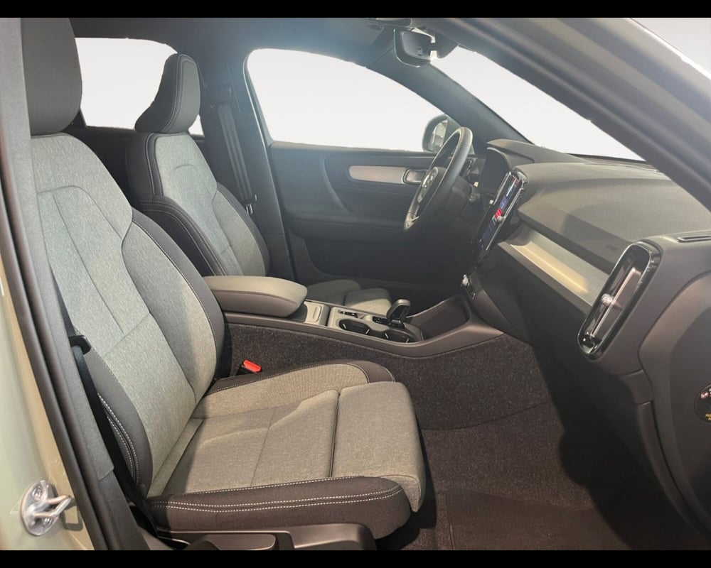 Volvo XC40 nuova a Ravenna (9)