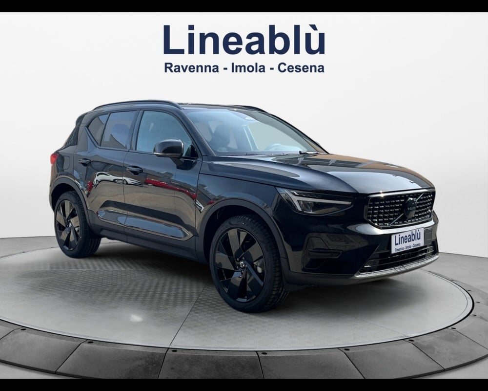 Volvo XC40 nuova a Ravenna (2)
