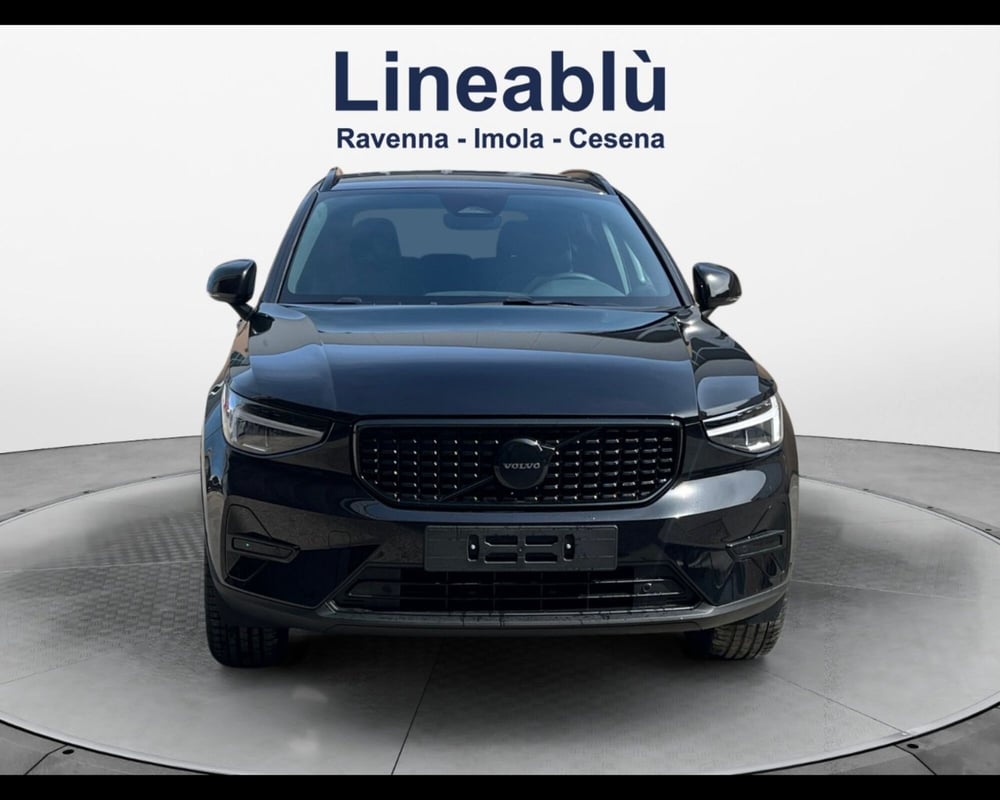 Volvo XC40 nuova a Ravenna (3)