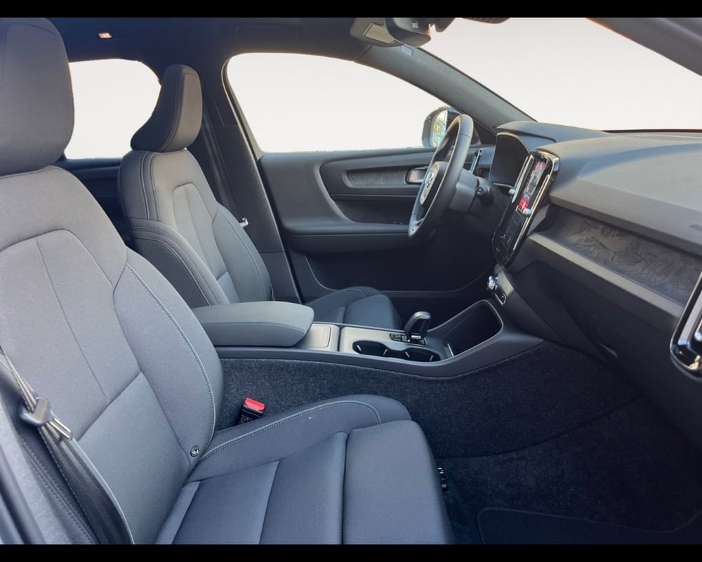 Volvo XC40 nuova a Ravenna (13)