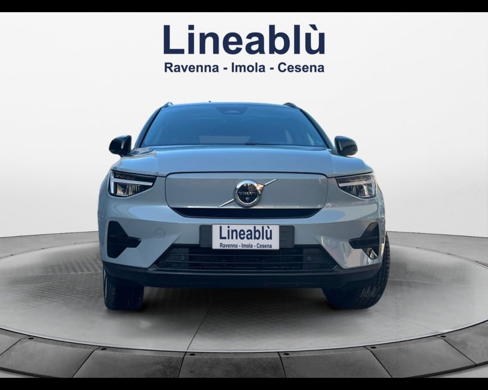 Volvo XC40 nuova a Ravenna (2)