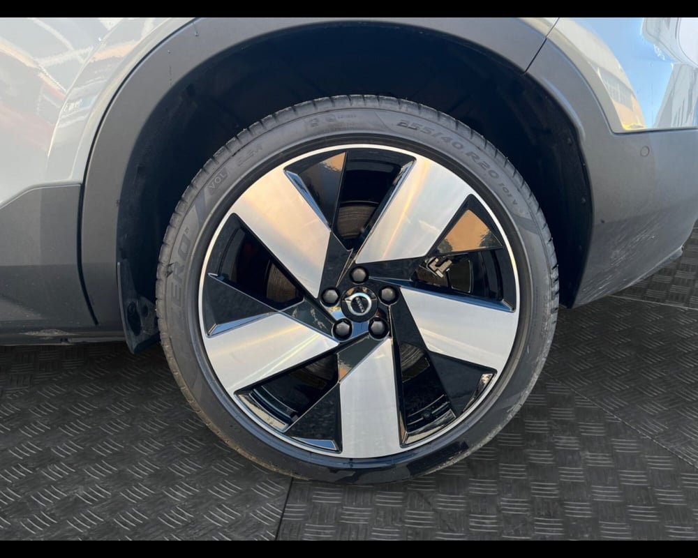 Volvo XC40 nuova a Ravenna (9)