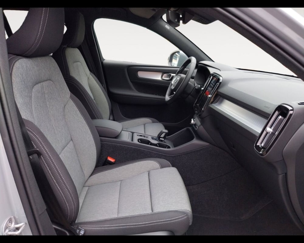Volvo XC40 nuova a Bologna (13)