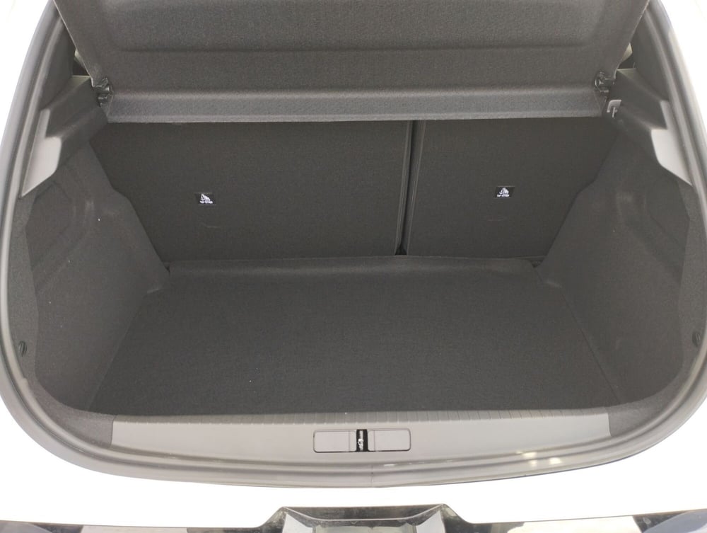 Lancia Ypsilon nuova a Frosinone (16)