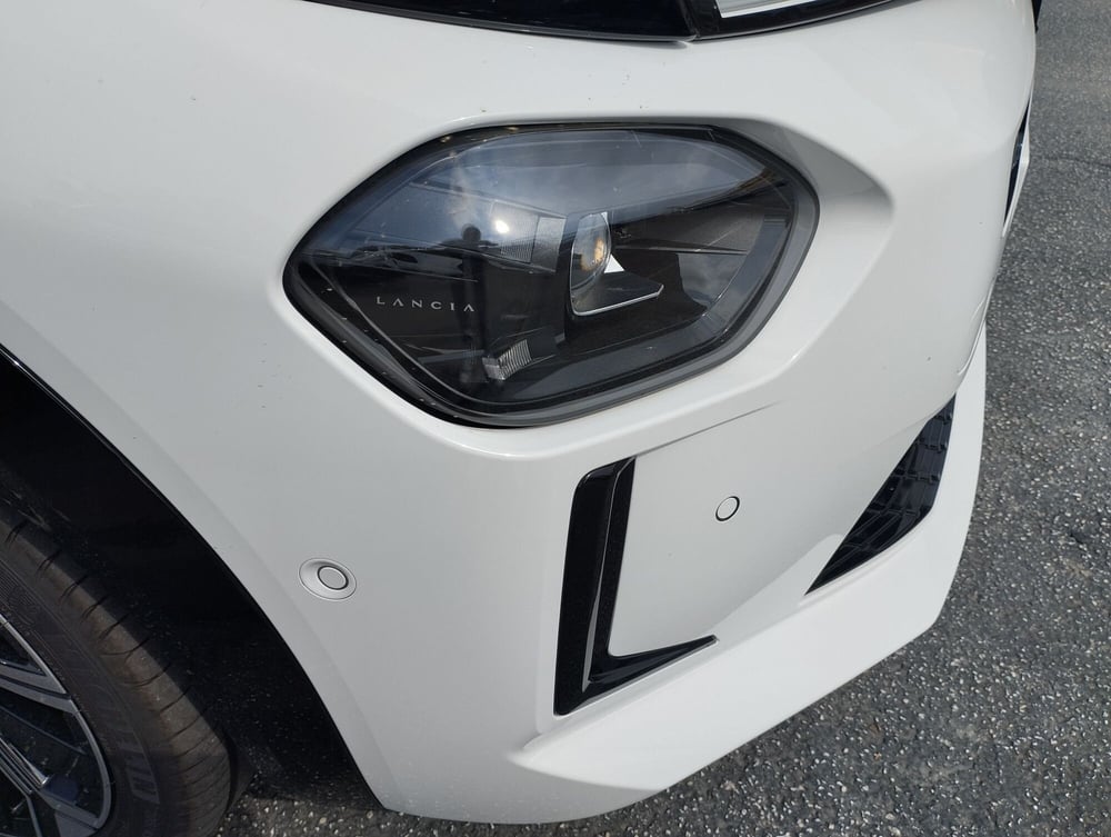 Lancia Ypsilon nuova a Frosinone (9)