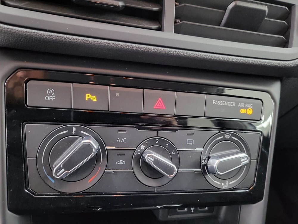 Volkswagen T-Cross usata a Catanzaro (18)