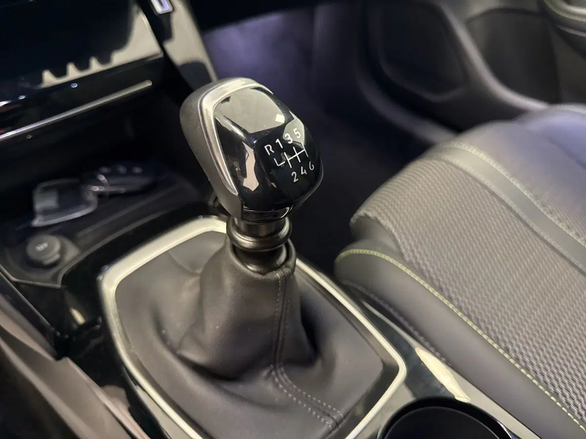 Peugeot 208 usata a Palermo (15)