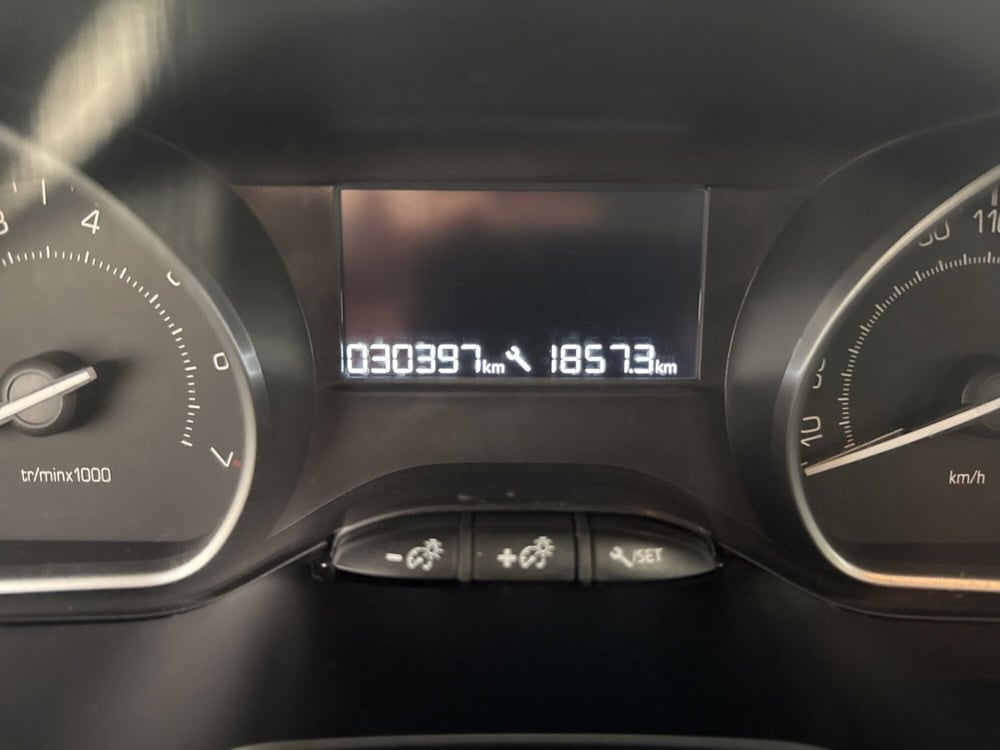 Peugeot 208 usata a Palermo (9)