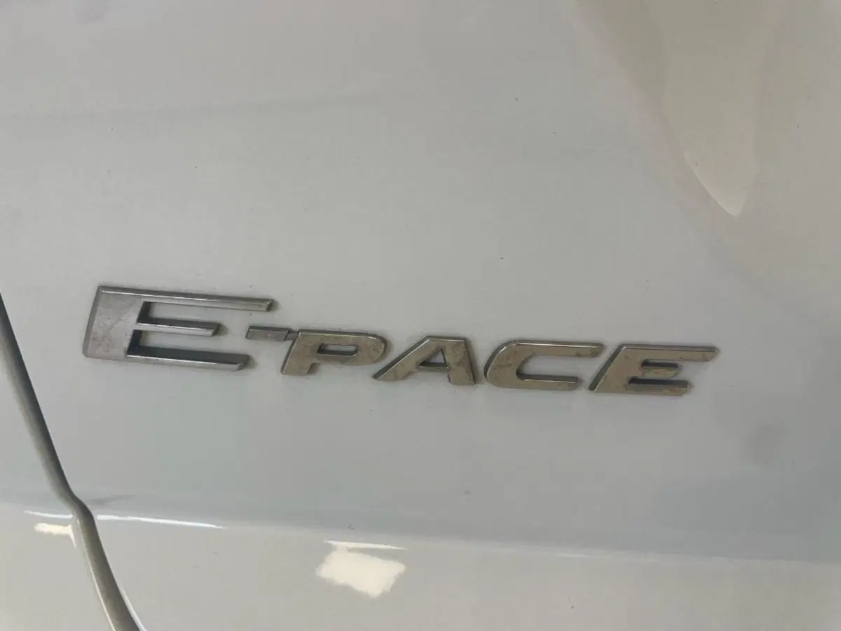 Jaguar E-Pace usata a Palermo (19)