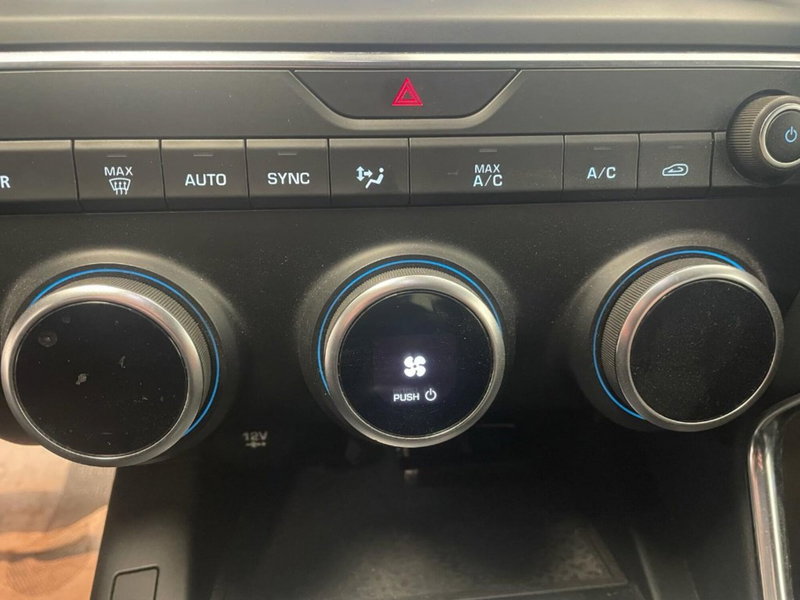 Jaguar E-Pace usata a Palermo (9)