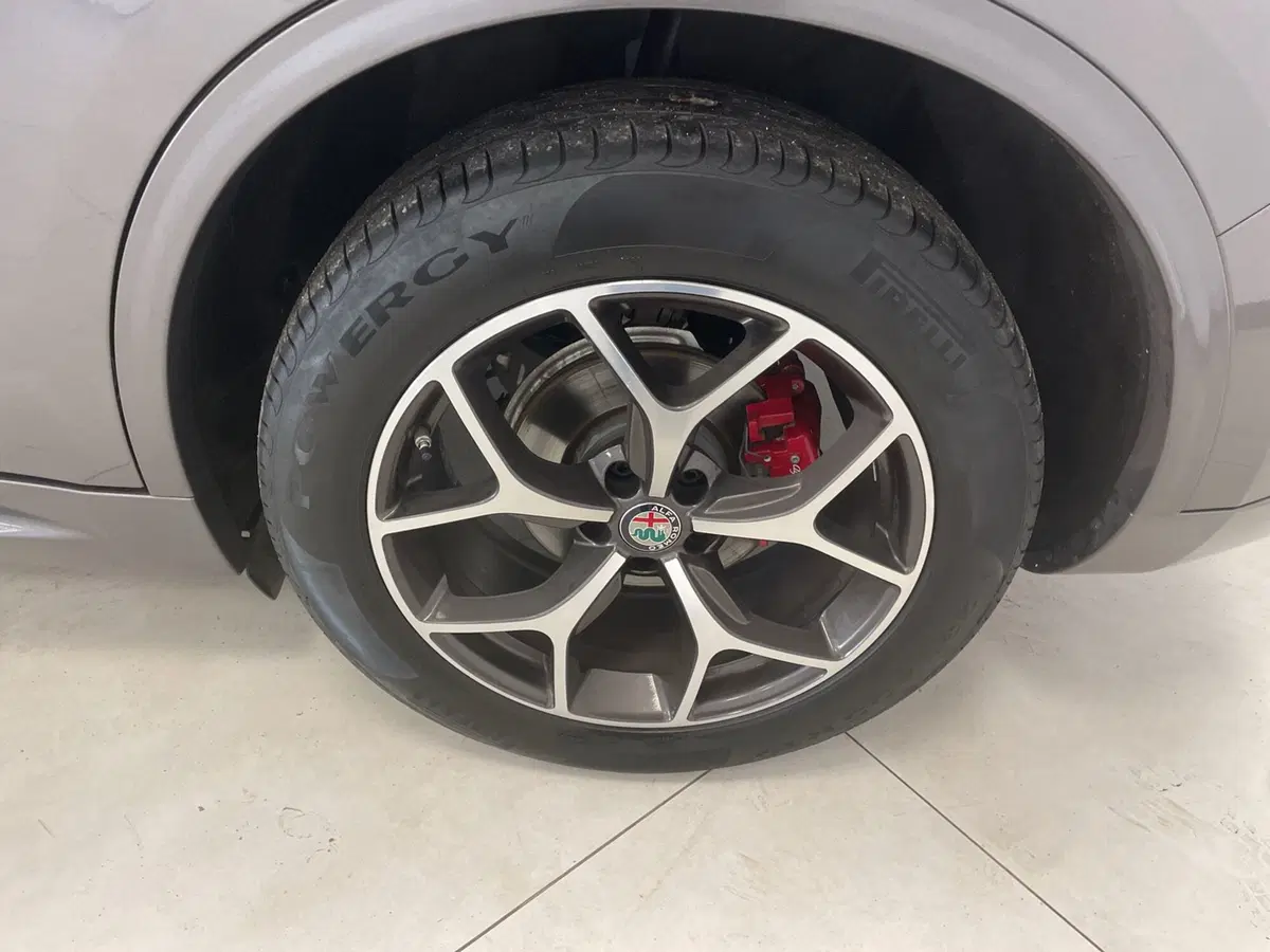 Alfa Romeo Stelvio usata a Palermo (5)