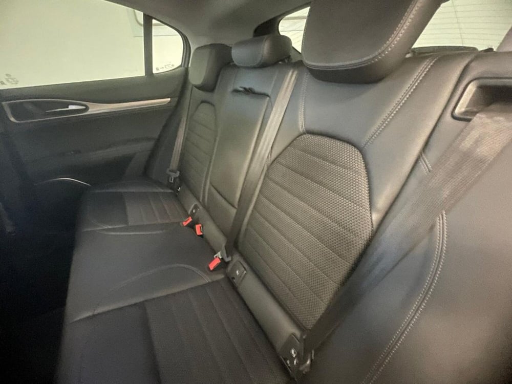 Alfa Romeo Stelvio usata a Palermo (16)