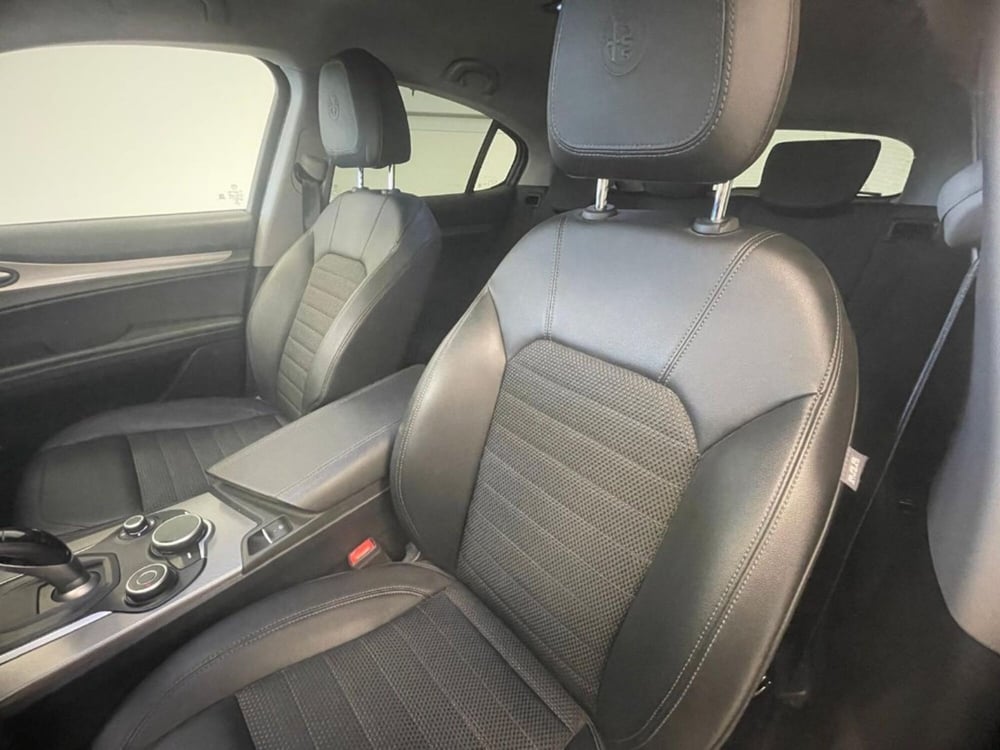 Alfa Romeo Stelvio usata a Palermo (17)